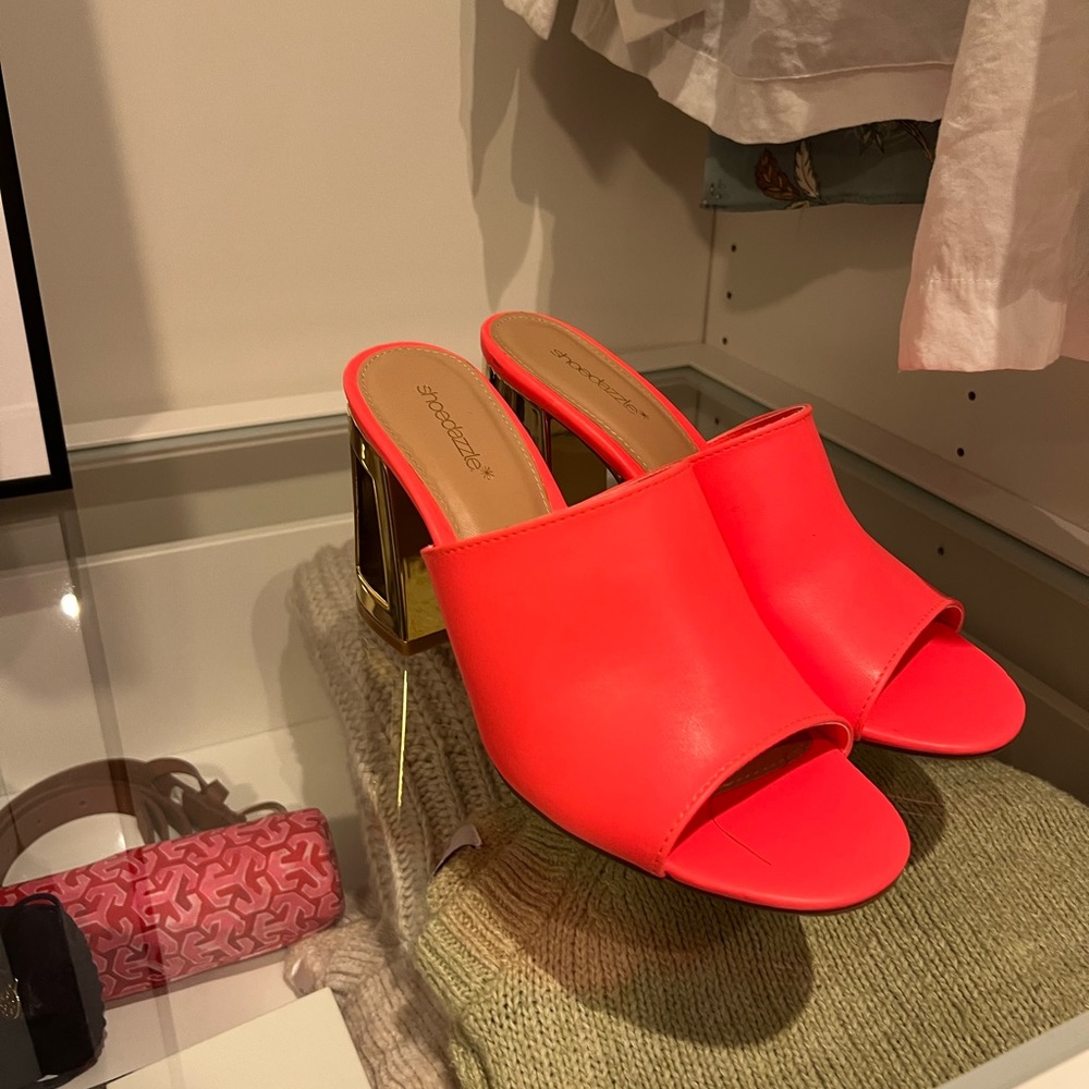 Coral colored hallow block heel - Picture 2 of 4